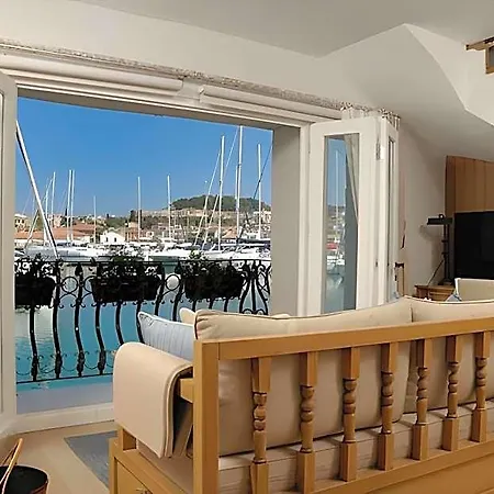 Marina Hostel *