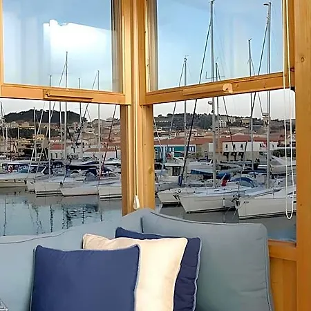 Marina Hostel *