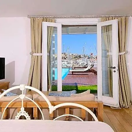 Hostel Marina *