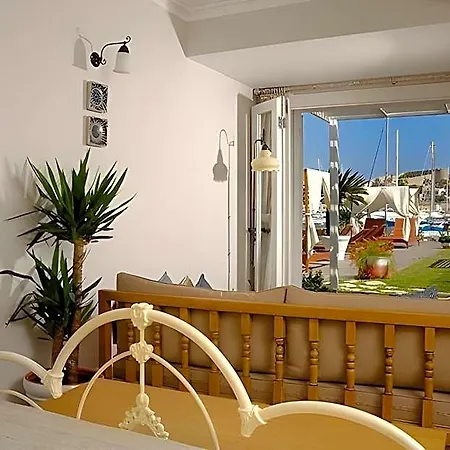 Hostel Marina