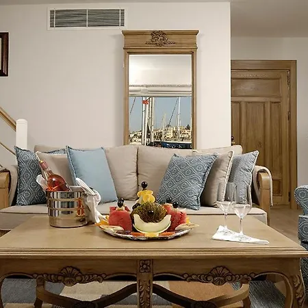 Marina Hostel Cesme
